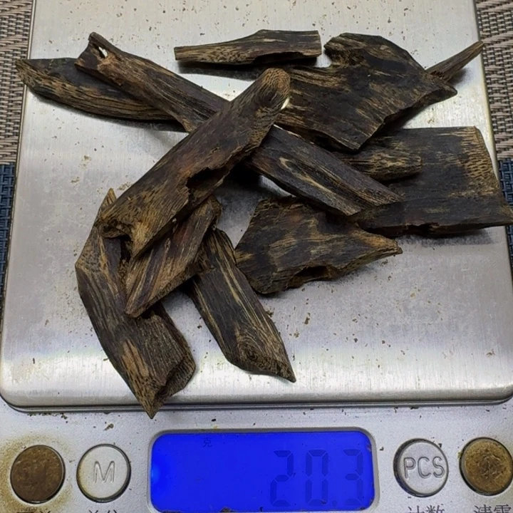 沉香枕沉香绿奇楠沉香树心油20克