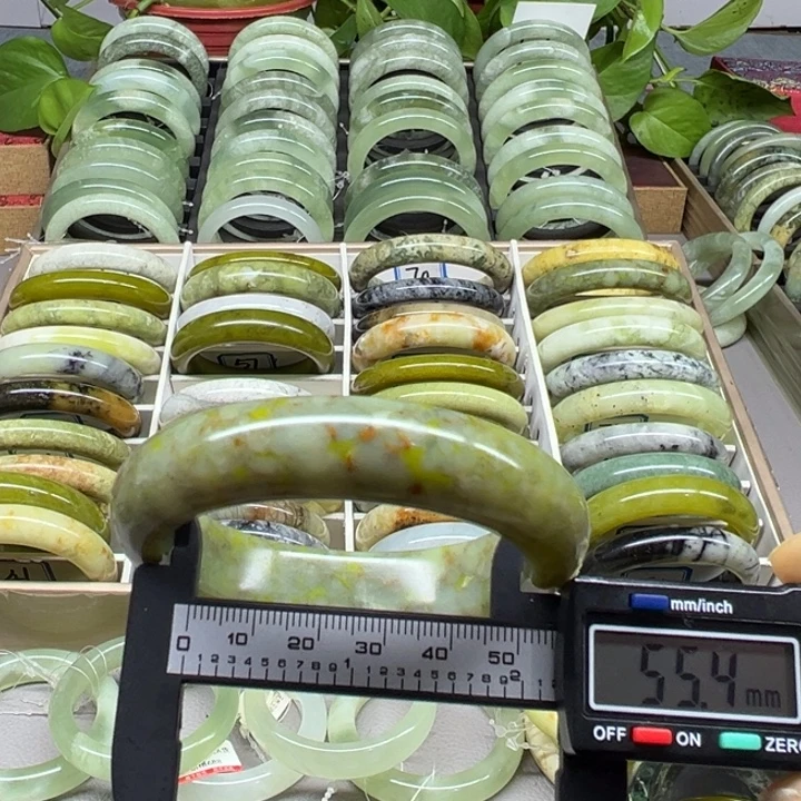 蛇纹石玉未镶嵌手镯56