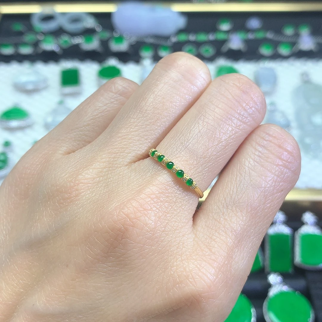 18K金镶嵌戒指翡翠戒指