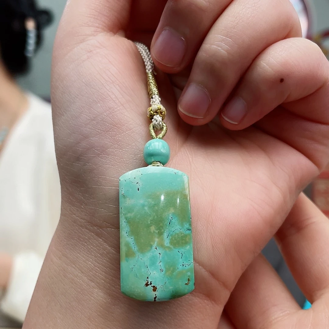 绿松石颈饰未镶嵌