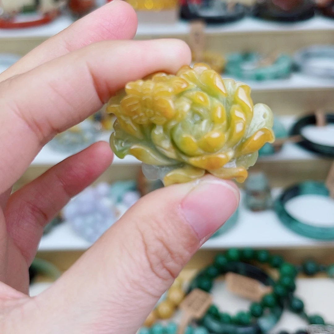 瓦***噶未镶嵌手链翡翠吊坠