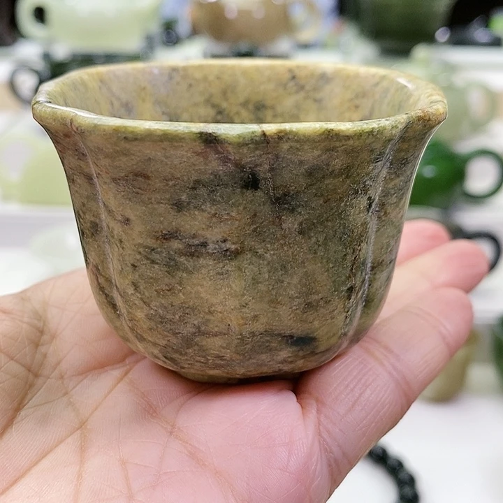 未镶嵌和田玉挂件茶杯100m l（微瑕）