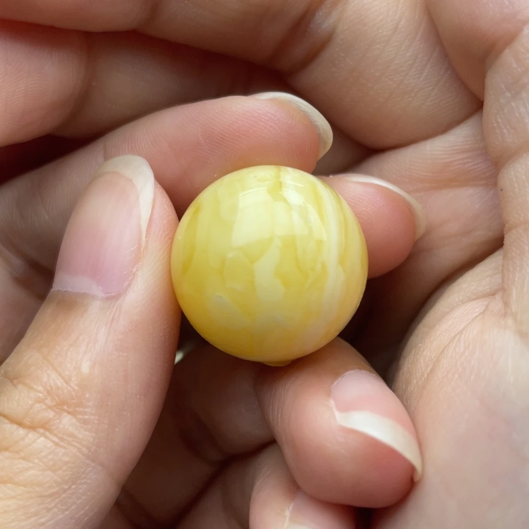 琥珀未镶嵌颈饰白花