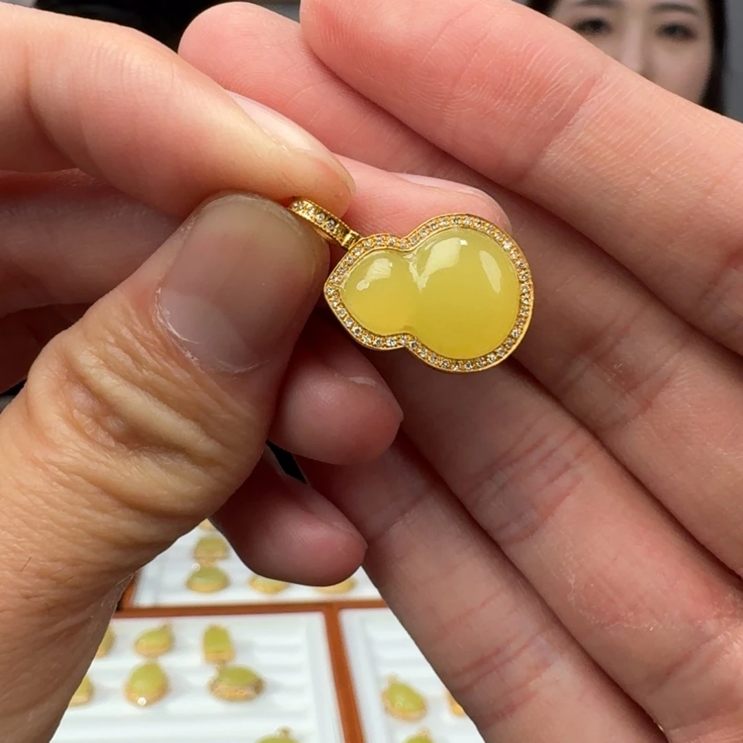 和田玉18K金镶嵌颈饰927冰冰