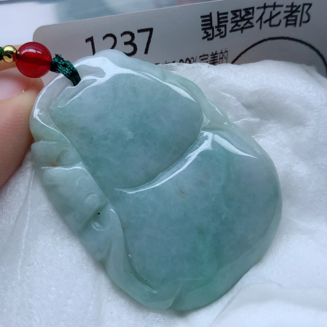 翡翠颈饰未镶嵌牌子