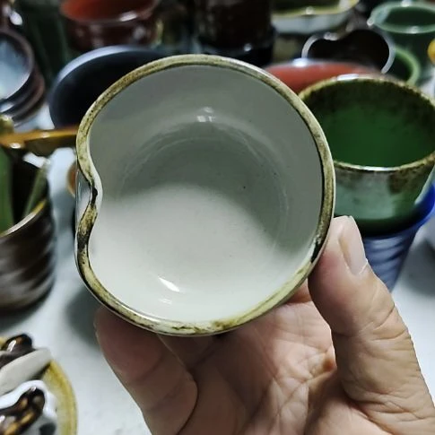瓷片瓷片，各种摆件，均有瑕疵。沙锅！
