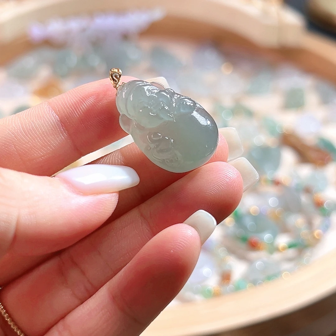 得***、颈饰18K金镶嵌翡翠翡翠