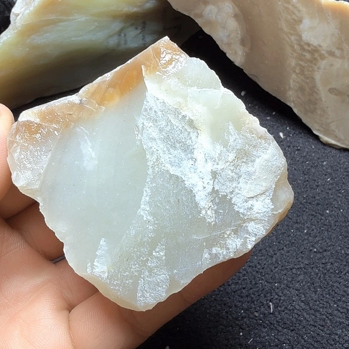 和田玉（糖玉）未镶嵌珠宝半成品