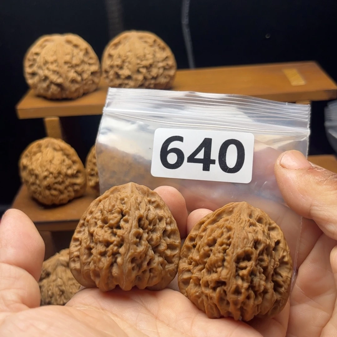 吊坠文玩核桃三角将40