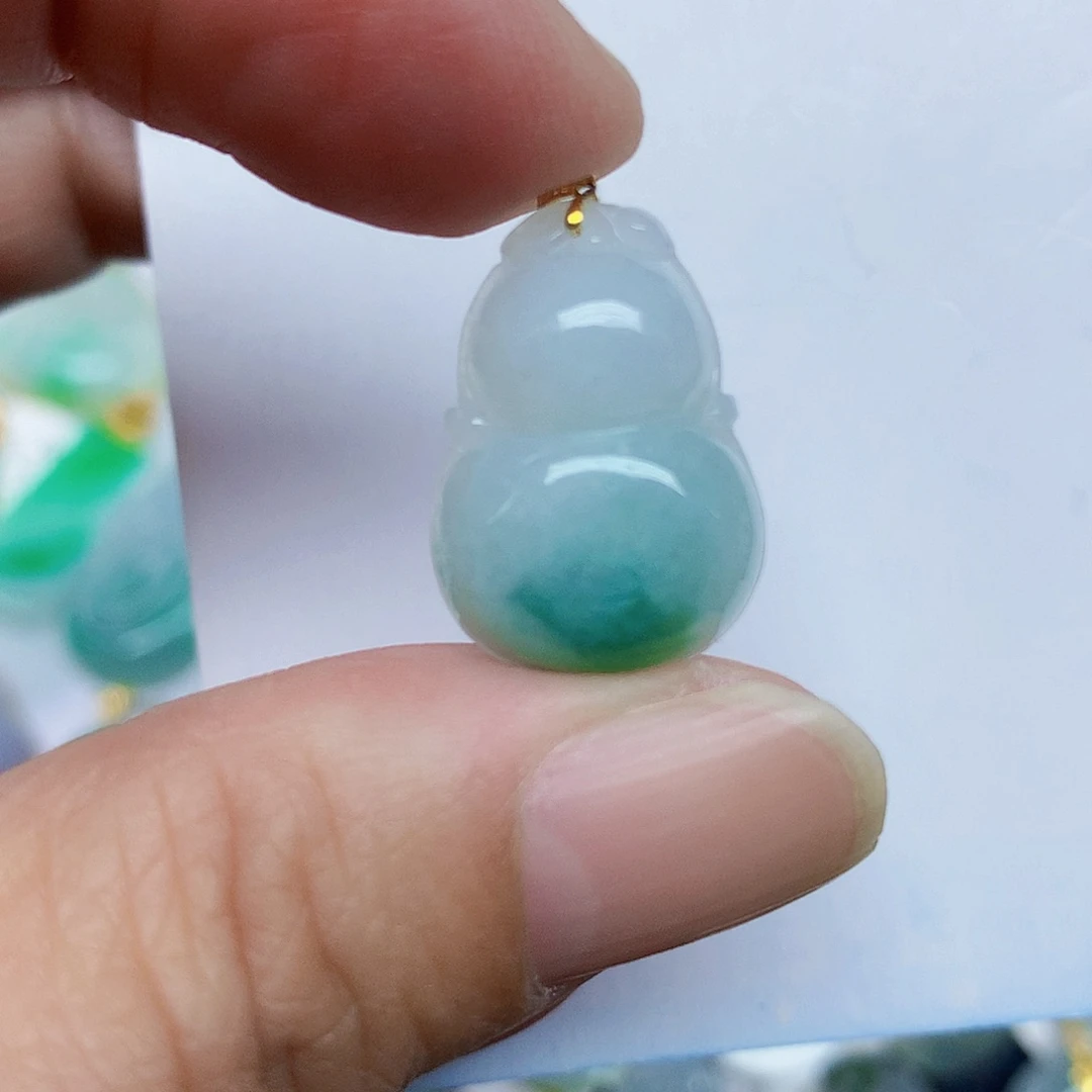 翡翠18K金镶嵌颈饰45677