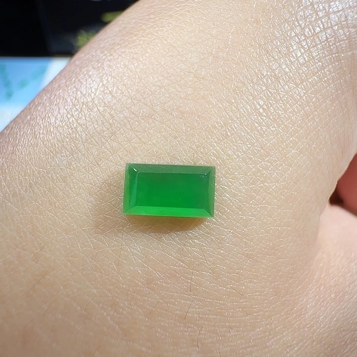 定制翡翠未镶嵌绿裸石