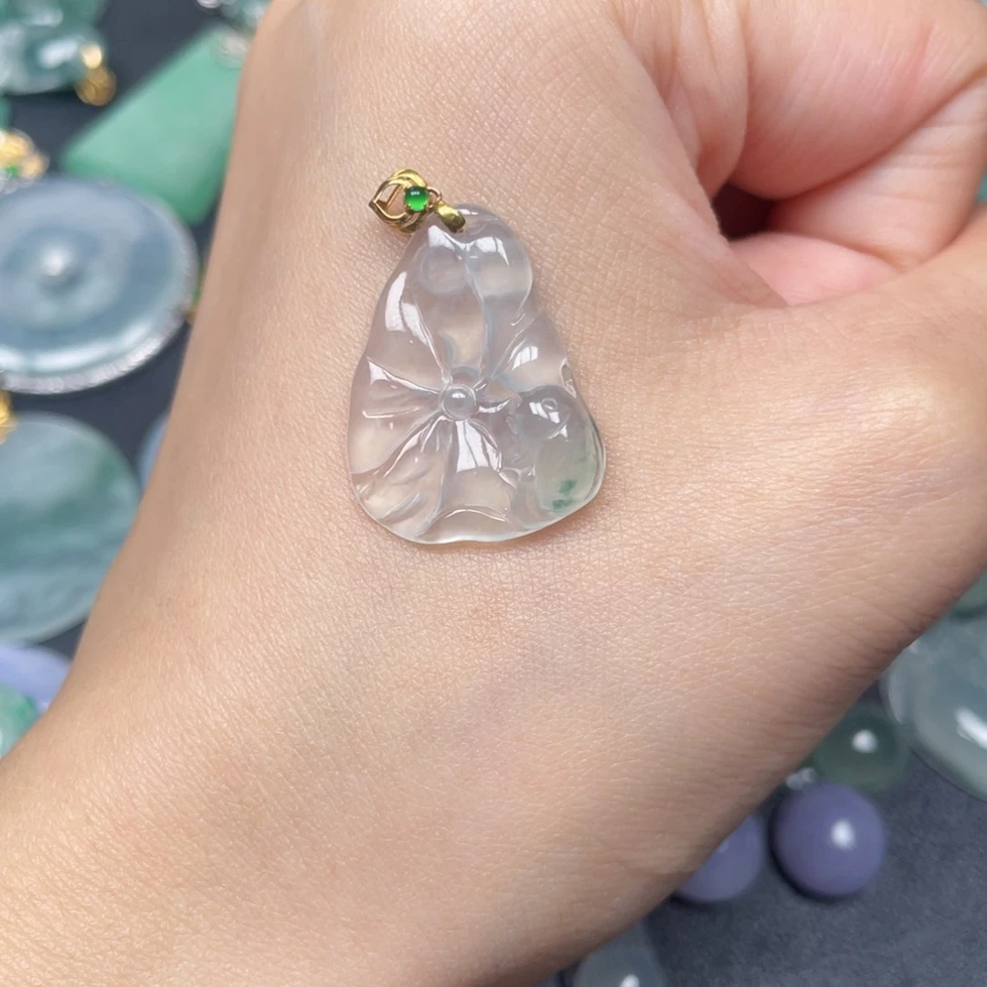 翡翠颈饰18K金镶嵌翡翠