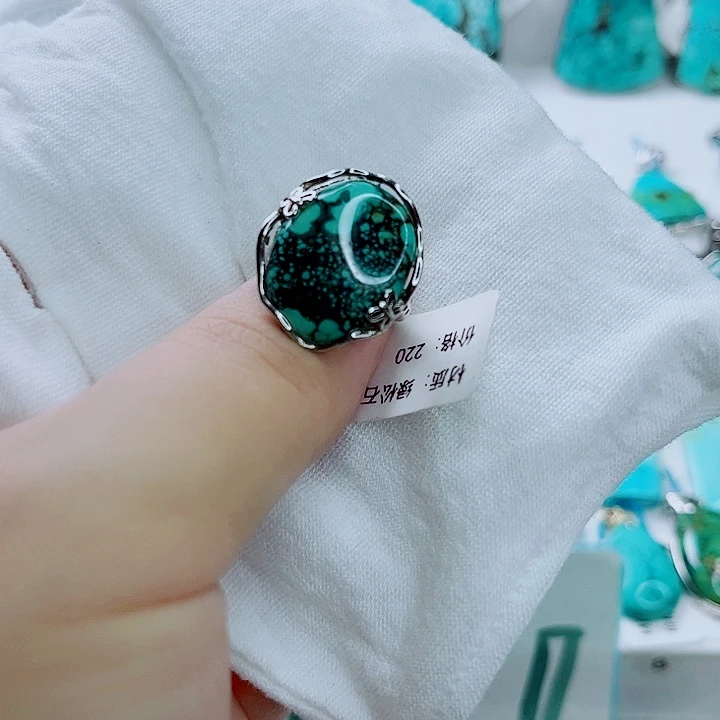未镶嵌绿松石珠宝奇石
