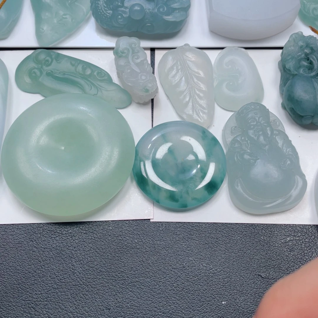 定制翡翠未镶嵌联系客服链接