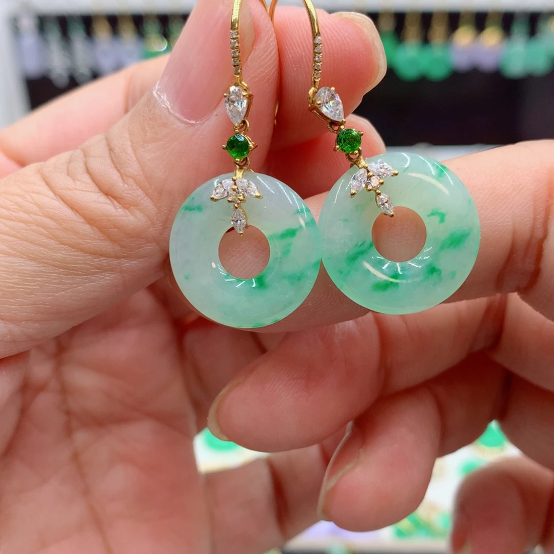 玫***瑰翡翠18K金镶嵌耳饰