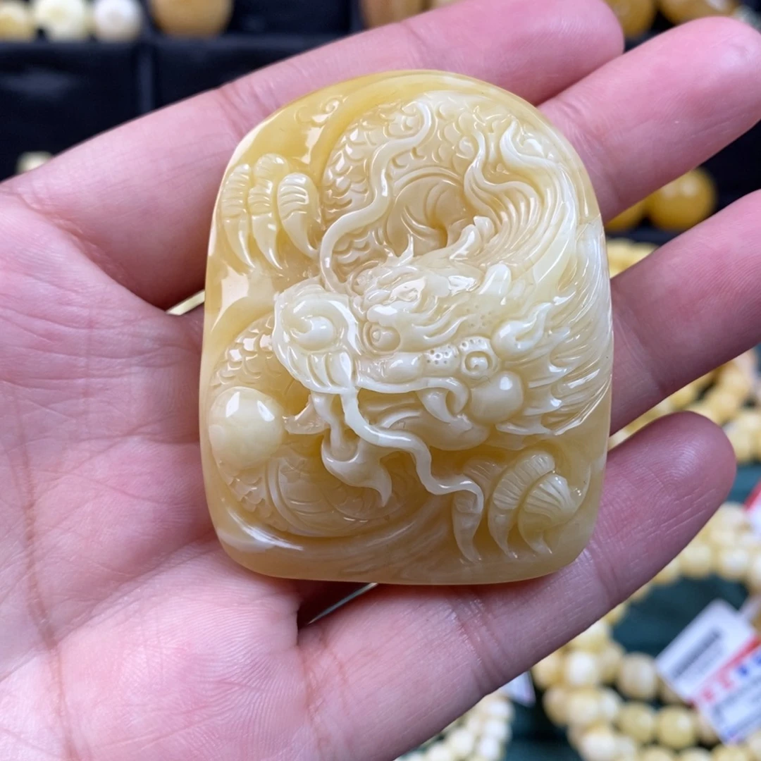 琥珀珠宝奇石未镶嵌32.13克