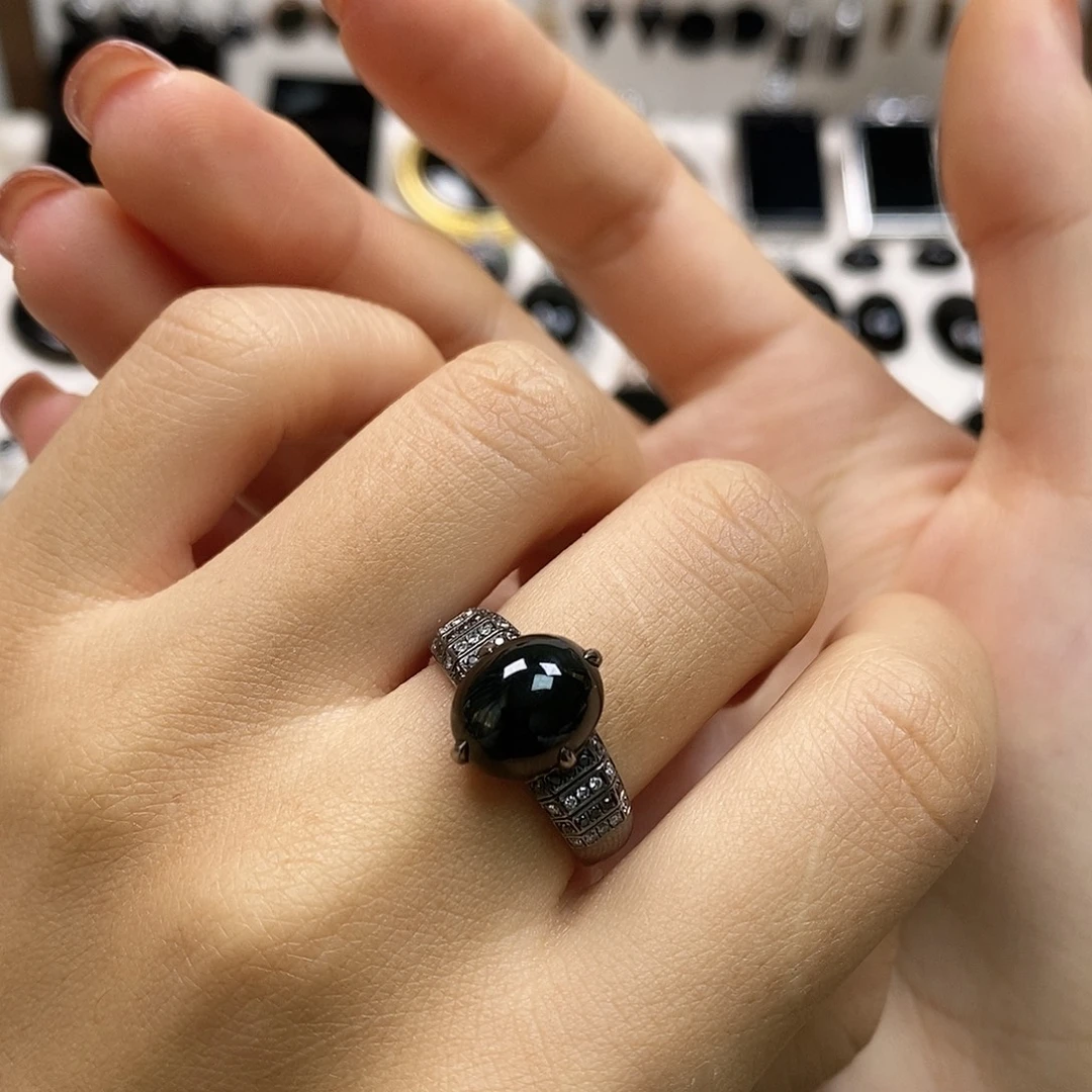 翡翠18K金镶嵌戒指