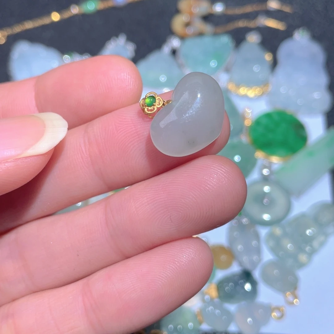 翡翠颈饰18K金镶嵌翡翠