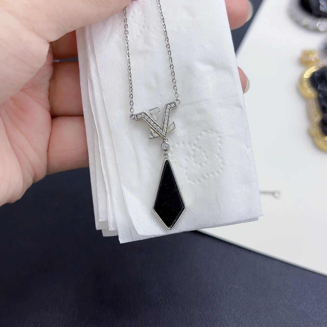 翡翠颈饰银S925镶嵌吊坠