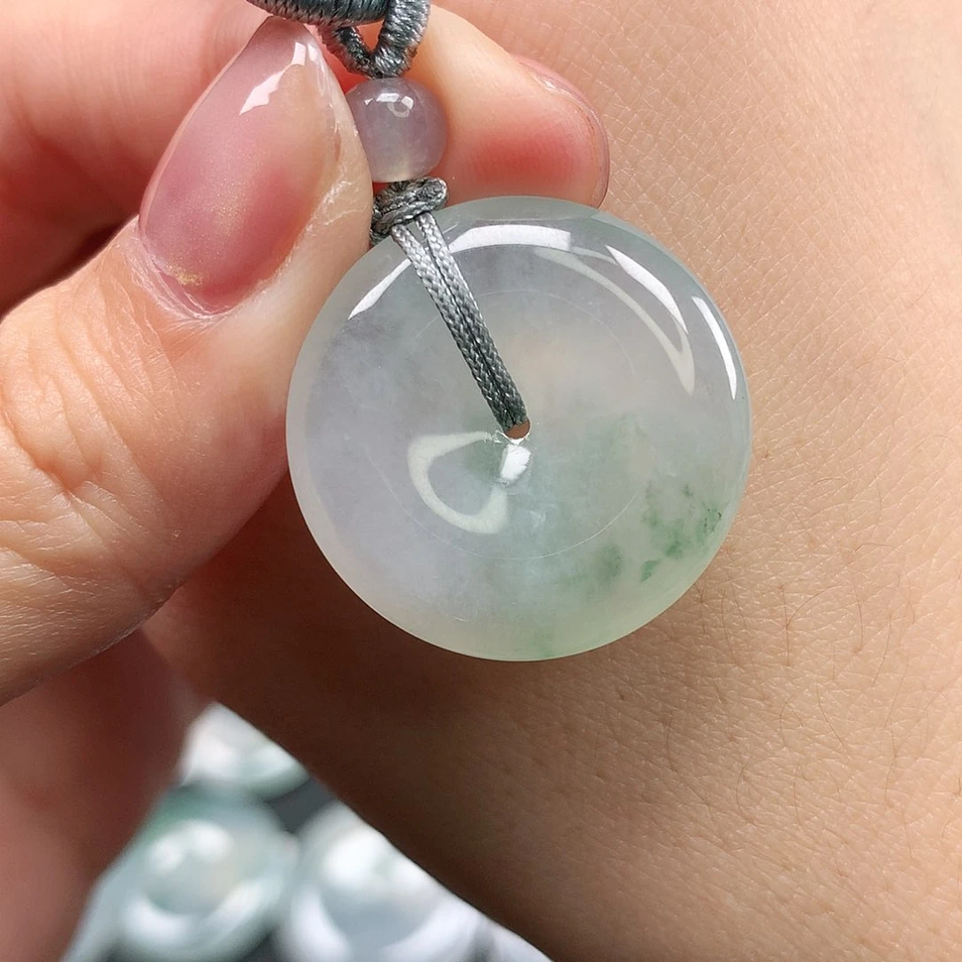 翡翠颈饰未镶嵌平安