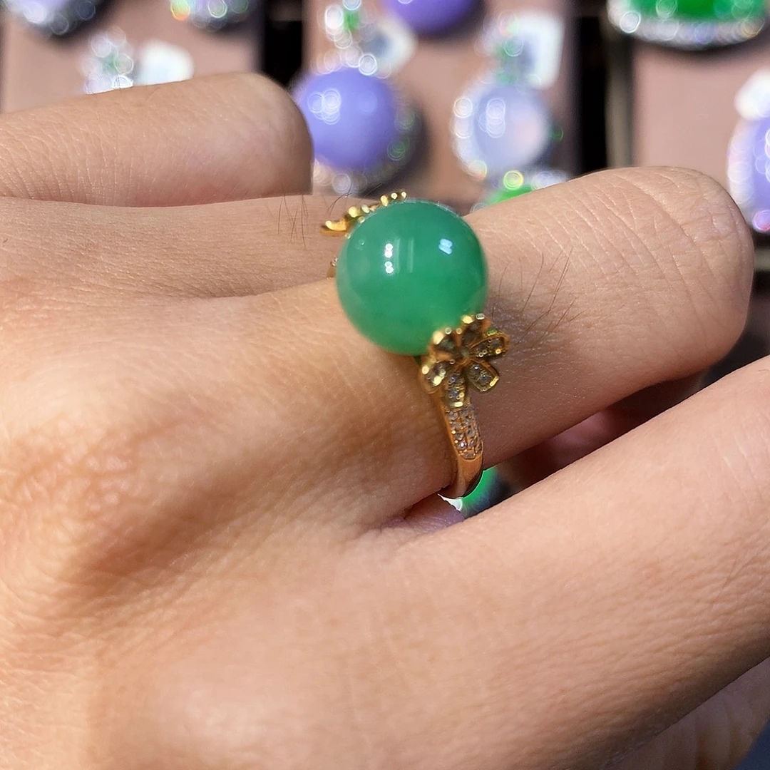 翡翠18K金镶嵌颈饰翡翠