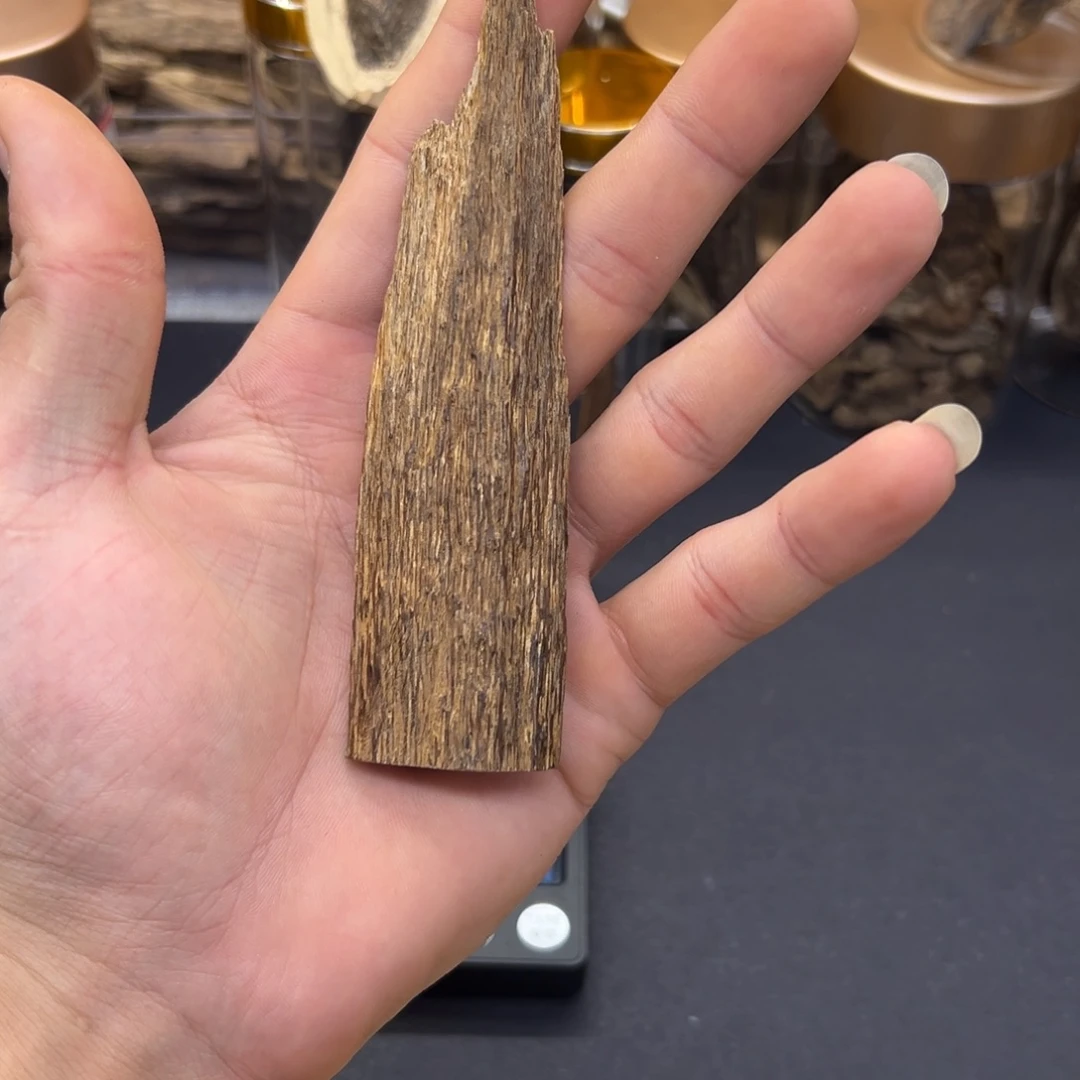 香港天然树身油10.9g