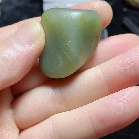 颈饰未镶嵌和田玉(糖玉)