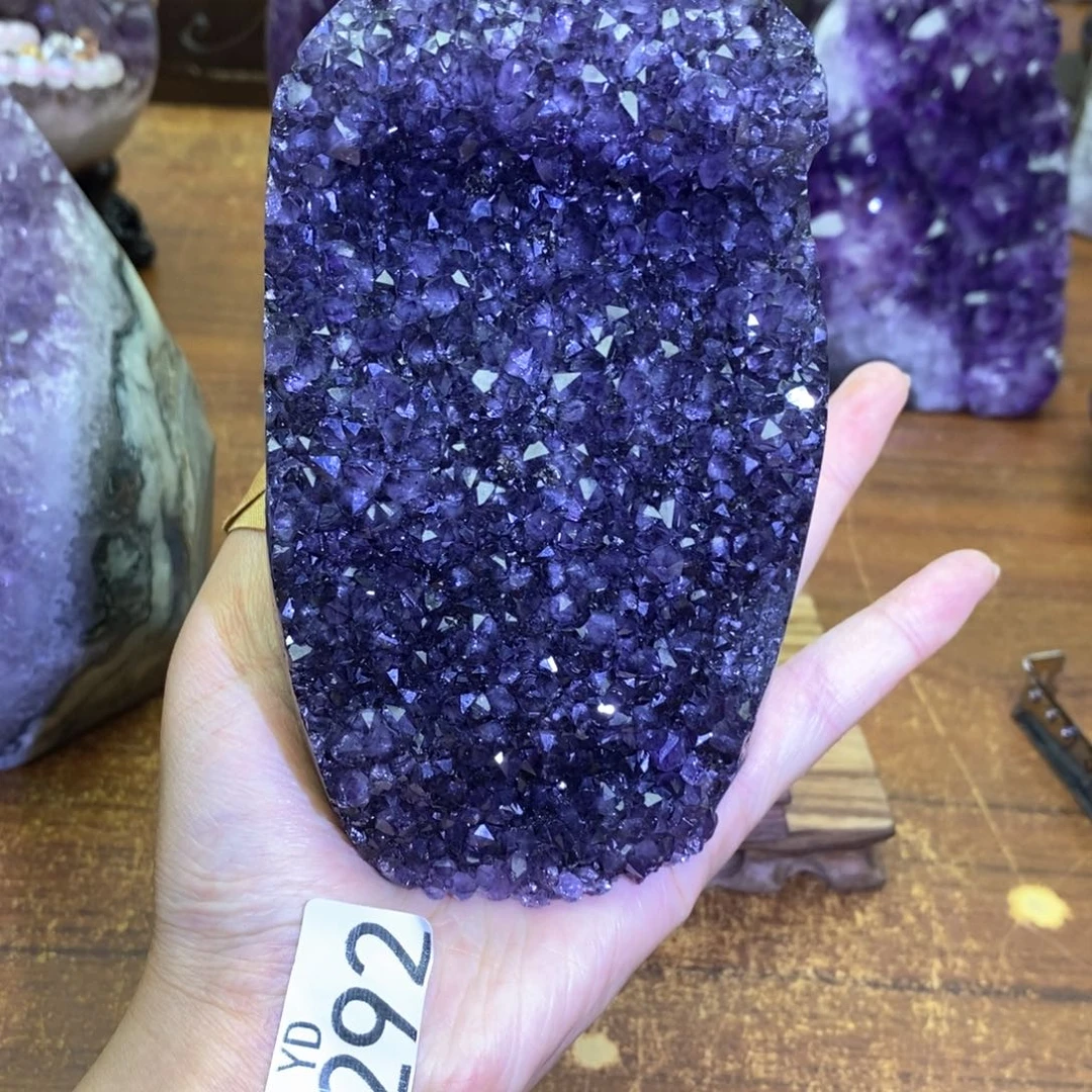 未镶嵌水晶大型摆件（非配饰）