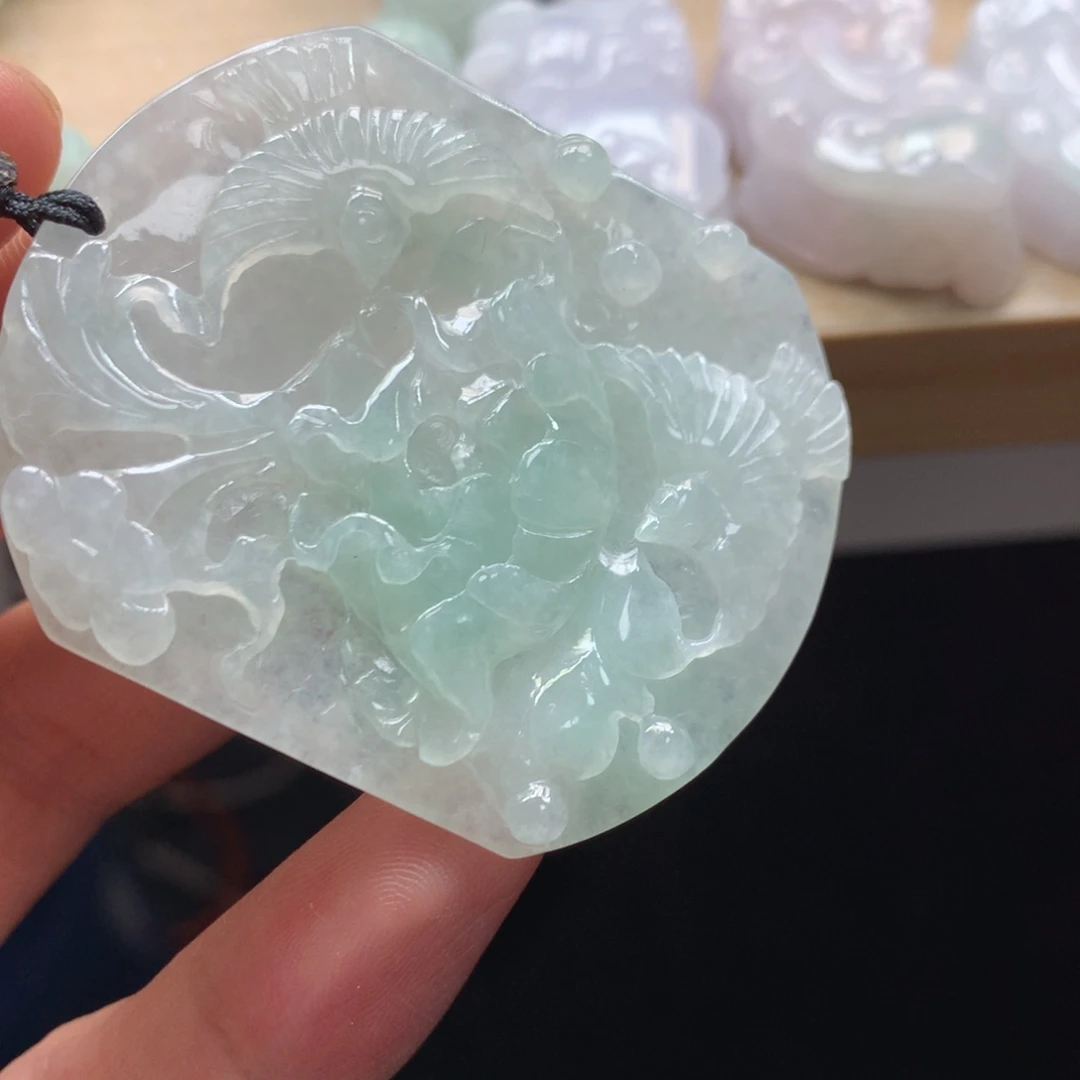 颈饰未镶嵌翡翠吊坠