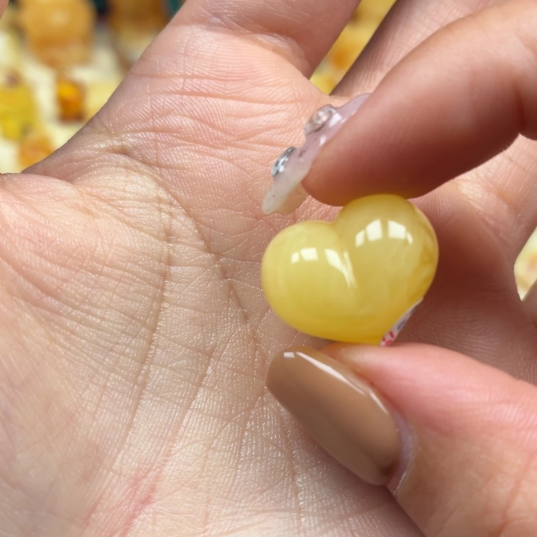 小***莉蜜蜡未镶嵌裸石蜜蜡