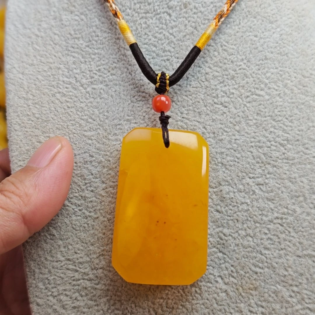 未镶嵌吊坠(赠链)蜜蜡