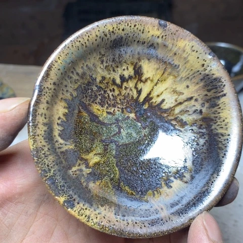 茶盏口边有凹陷点lu te j jun