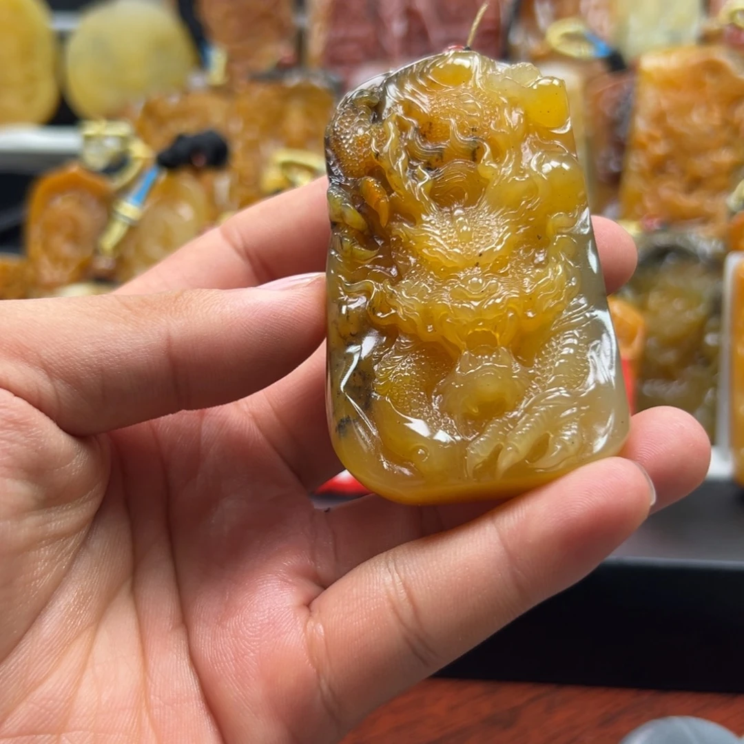 石英质玉（黄龙玉）未镶嵌黄龙玉
