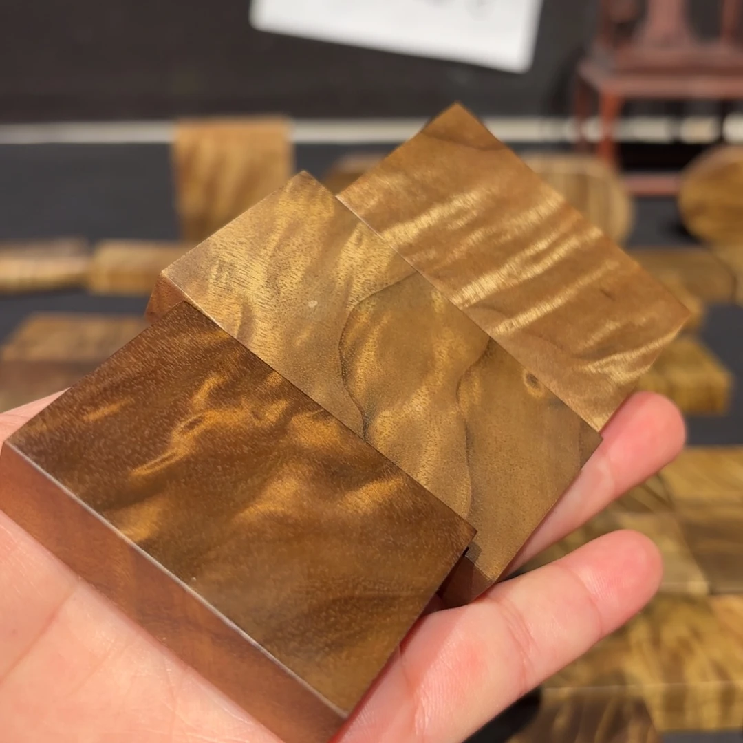 小***0金丝楠木无事牌材料