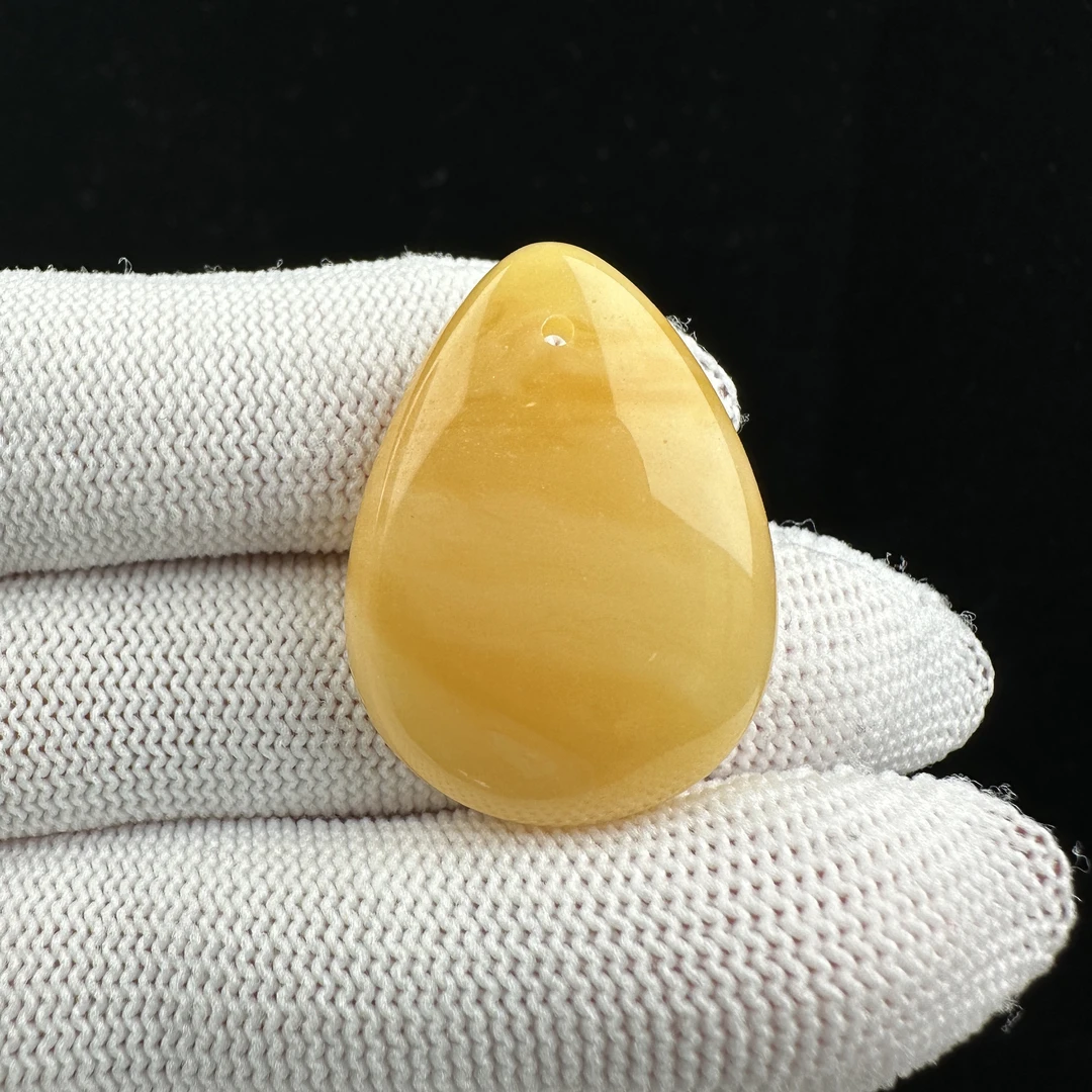 Y1174天然原矿蜜蜡 满蜡飘花水滴牌 23*31*7mm抖音基地质检发货