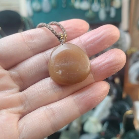 和田玉（糖玉）未镶嵌挂件