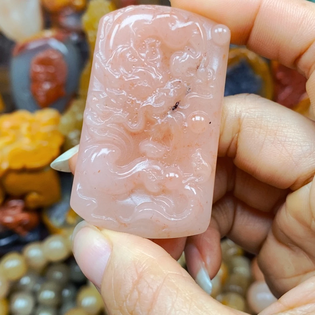 石英质玉（黄龙玉）未镶嵌颈饰
