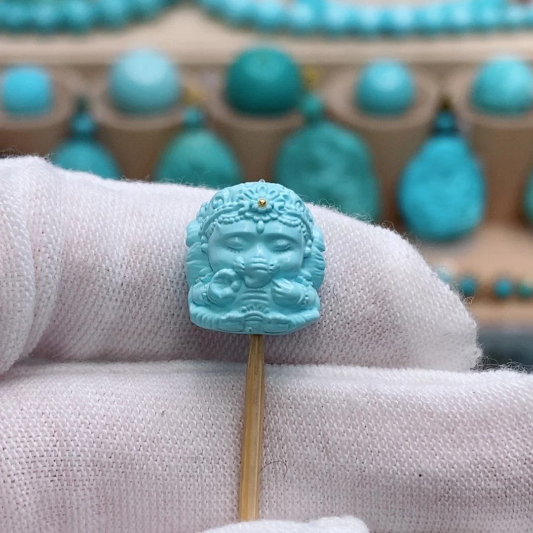 绿松石未镶嵌珠宝奇石