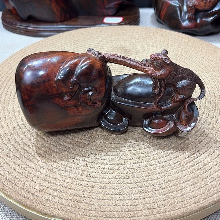 交趾黄檀（大红酸枝）表****鸡老鼠