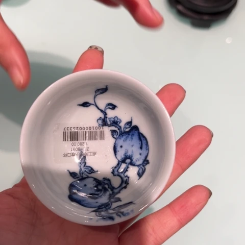 瓷片桃子小杯子哈哈哈