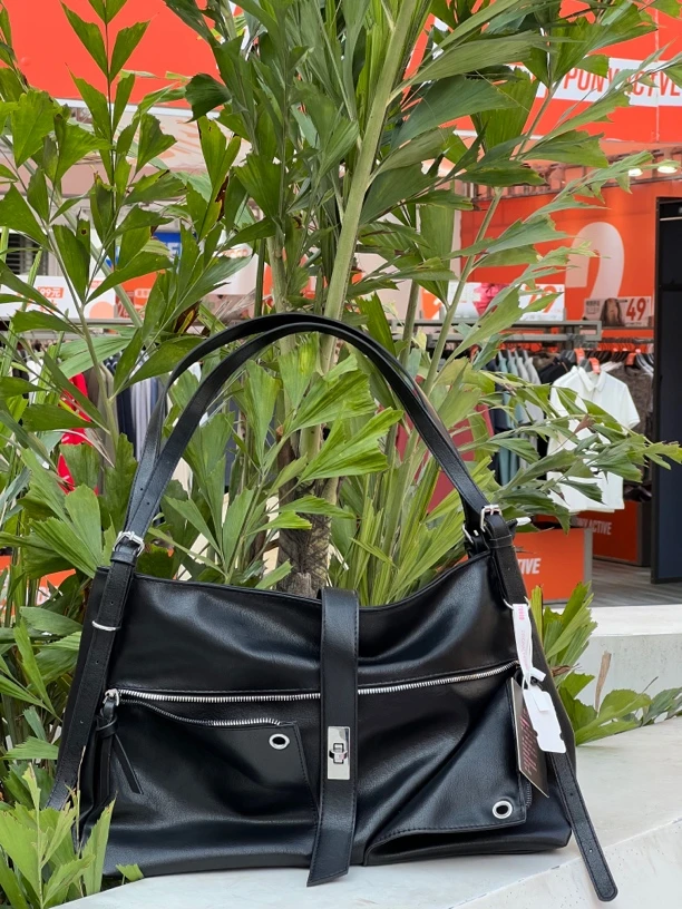 LC小众设计多口袋机车流浪包包