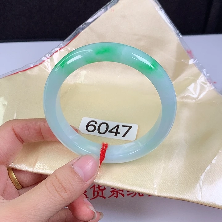 翡翠未镶嵌手镯59圈 高品质漏 晴底阳绿