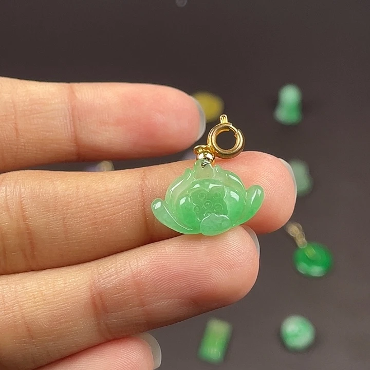 翡翠未镶嵌颈饰吊坠