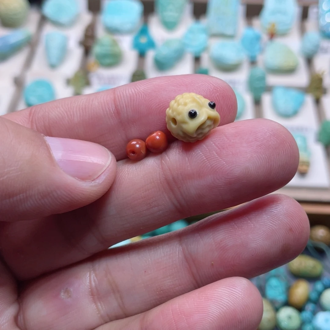 南红玛瑙配饰未镶嵌