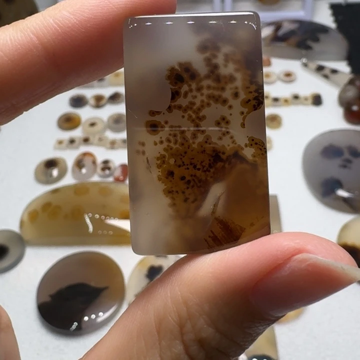 玛瑙/玉髓未镶嵌珠宝奇石