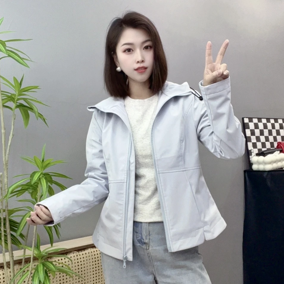 李李服饰云朵软软休闲修身显瘦百搭运动连帽女款小蛮腰外套
