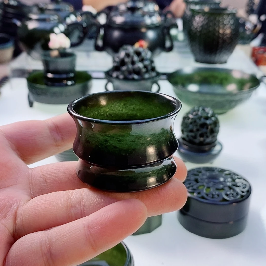 和田玉（青玉）摆件未镶嵌微瑕