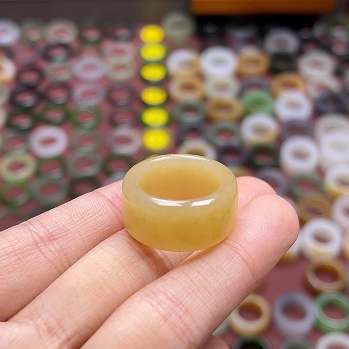 和田玉戒指未镶嵌17.3黄金糖