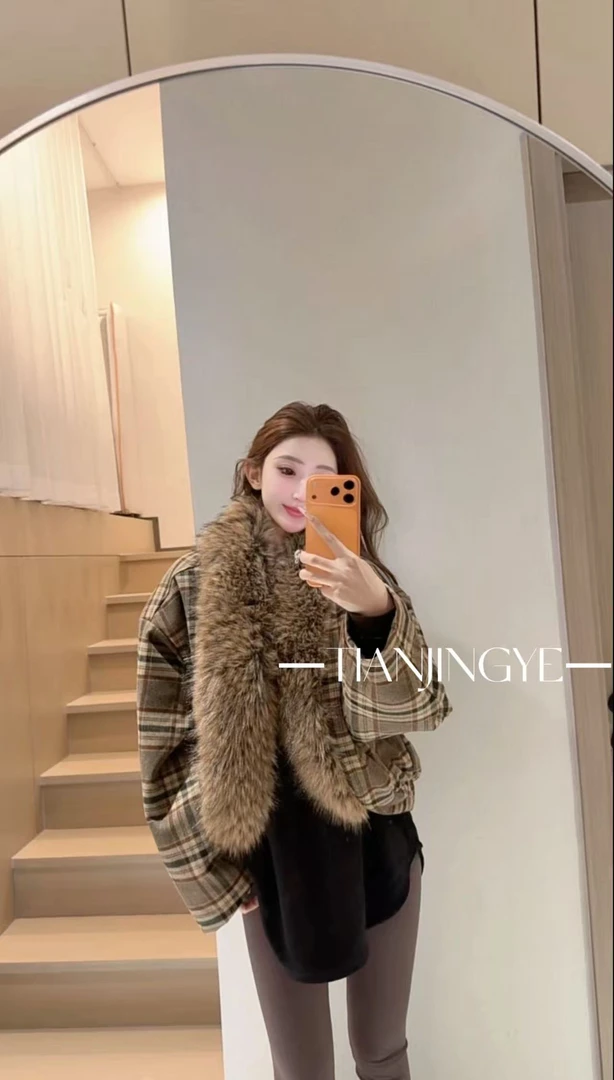 JINGYE25~冬季新款复古格子拼大毛领加厚外套