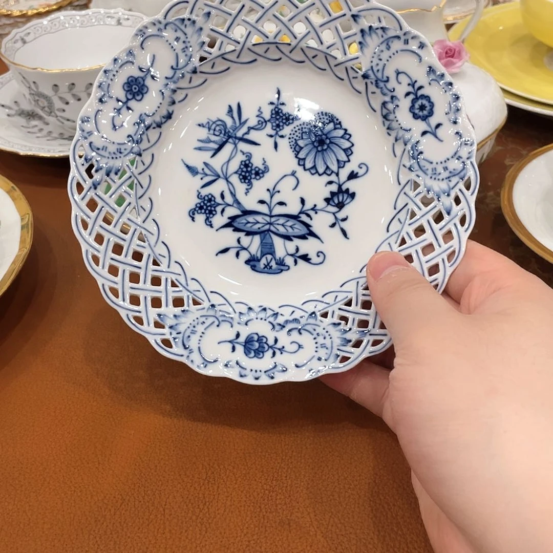 瓷片中古一等蓝洋葱镂空